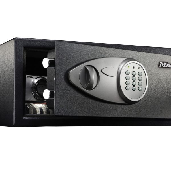 MASTER LOCK  Large Digital Combination Safe